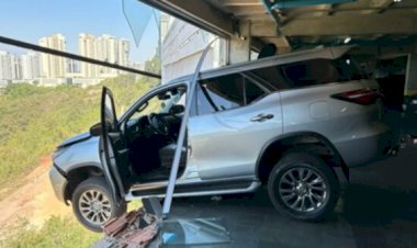 Hilux fica pendurada a vários metros de altura em condomínio de BH